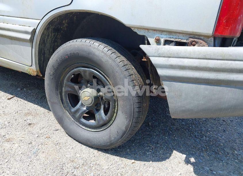 Photo 12 of 2002 Chevrolet Tracker HARD TOP BASE (VIN 2CNBJ13C526902991)