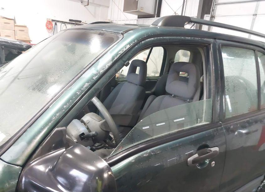 Photo 12 of 2002 Chevrolet Tracker HARD TOP BASE (VIN 2CNBJ13C826930297)