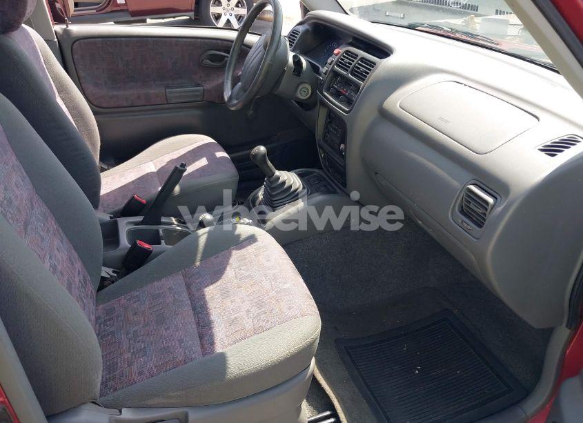 Photo 5 of 1999 Chevrolet Tracker (VIN 2CNBJ1865X6935435)