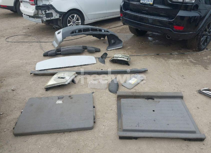 Photo 12 of 2005 Chevrolet Equinox LS (VIN 2CNDL13F356115913)