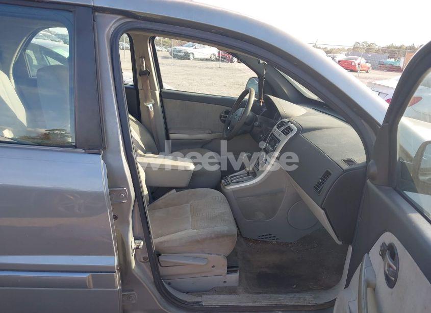 Photo 5 of 2006 Chevrolet Equinox LS (VIN 2CNDL13F766149323)