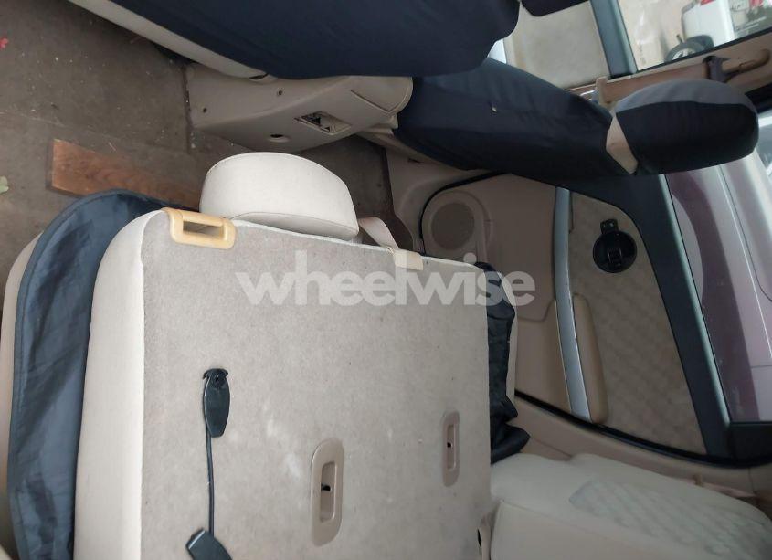 Photo 8 of 2007 Chevrolet Equinox LS (VIN 2CNDL13F876063309)