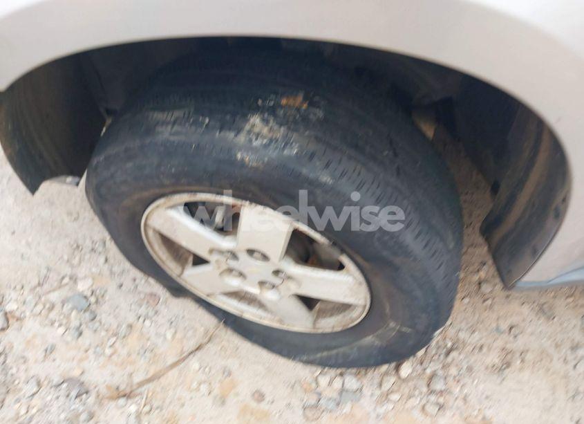 Photo 14 of 2009 Chevrolet Equinox LS (VIN 2CNDL13FX96236430)