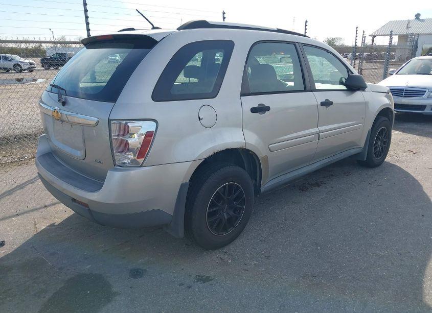 Photo 4 of 2007 Chevrolet Equinox LS (VIN 2CNDL23F376023306)