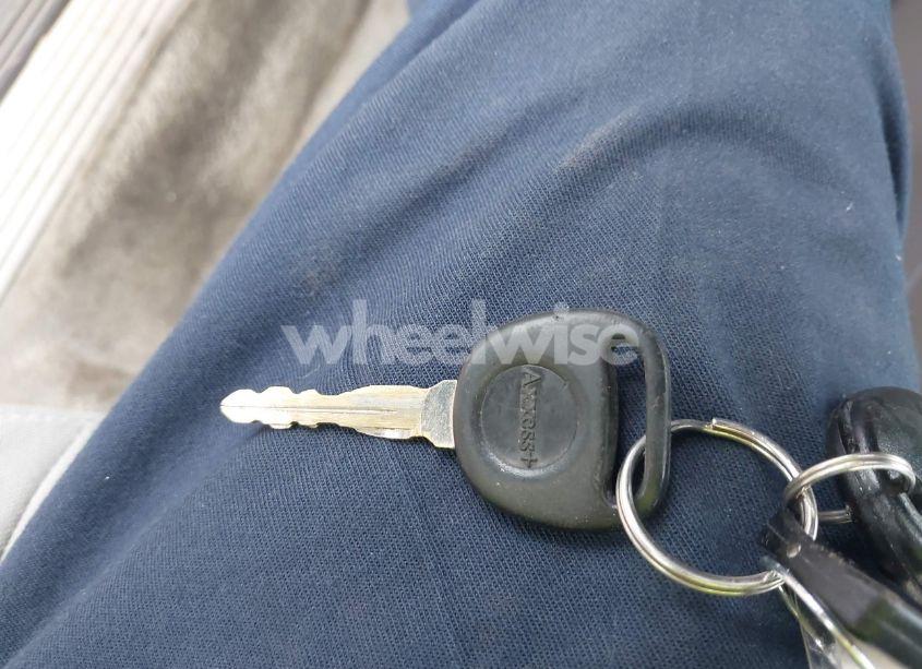 Photo 11 of 2005 Chevrolet Equinox LS (VIN 2CNDL23F556014930)