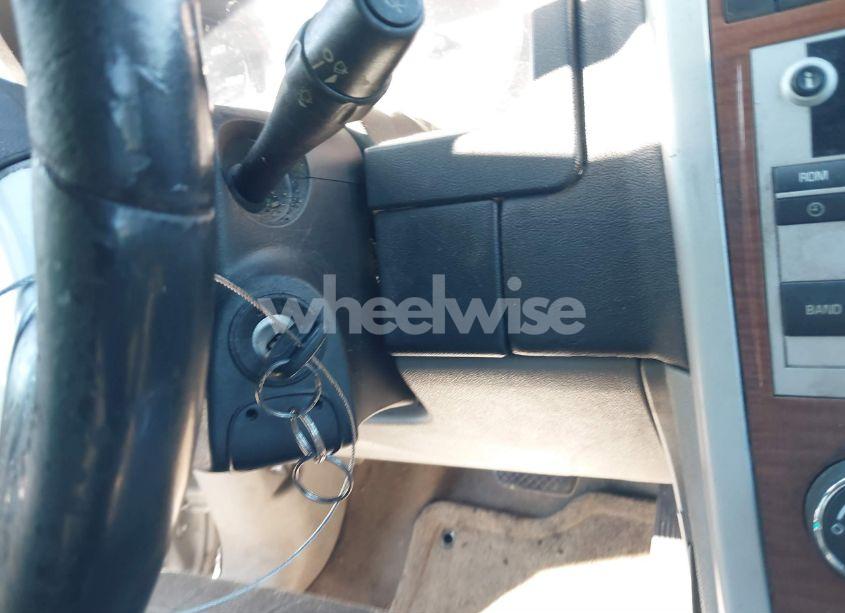 Photo 11 of 2009 Chevrolet Equinox LT (VIN 2CNDL33F496205993)