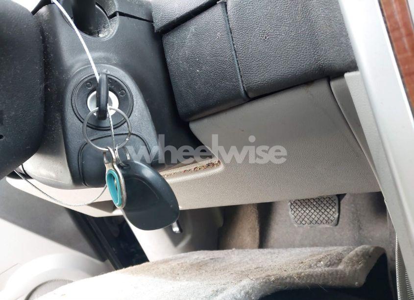 Photo 11 of 2009 Chevrolet Equinox LT (VIN 2CNDL43F096211957)