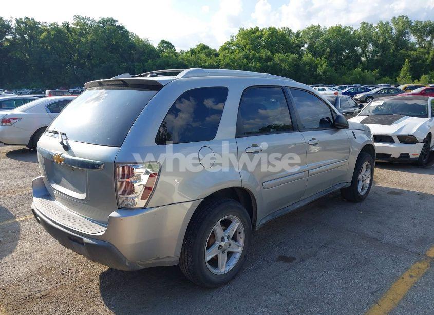 Photo 4 of 2005 Chevrolet Equinox LT (VIN 2CNDL73F156112382)