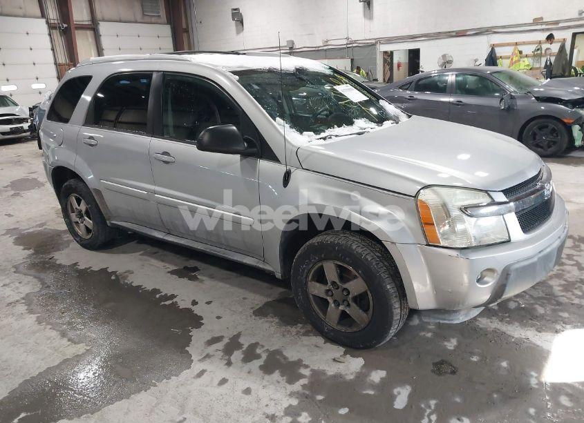 2005 Chevrolet Equinox LT (VIN 2CNDL73F756005305) main photo