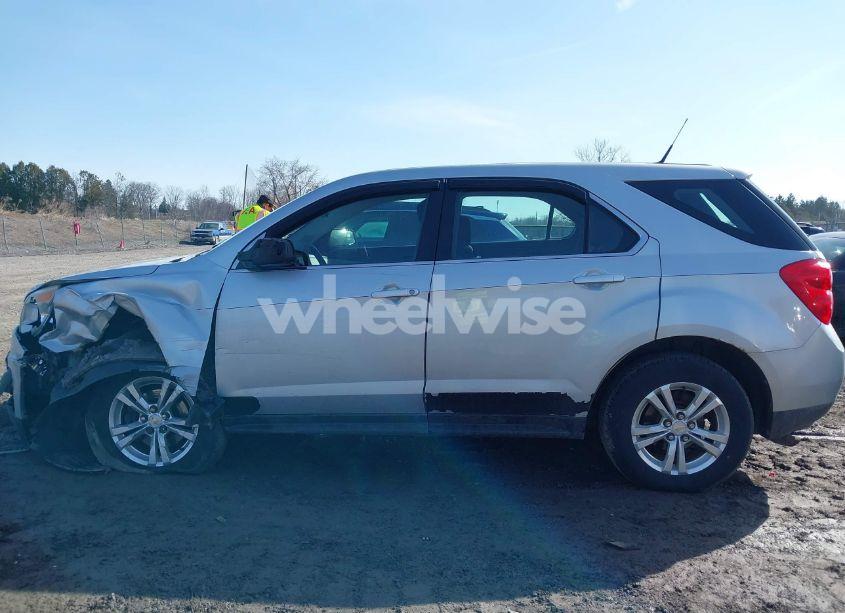 Photo 15 of 2011 Chevrolet Equinox LS (VIN 2CNFLCEC0B6323489)