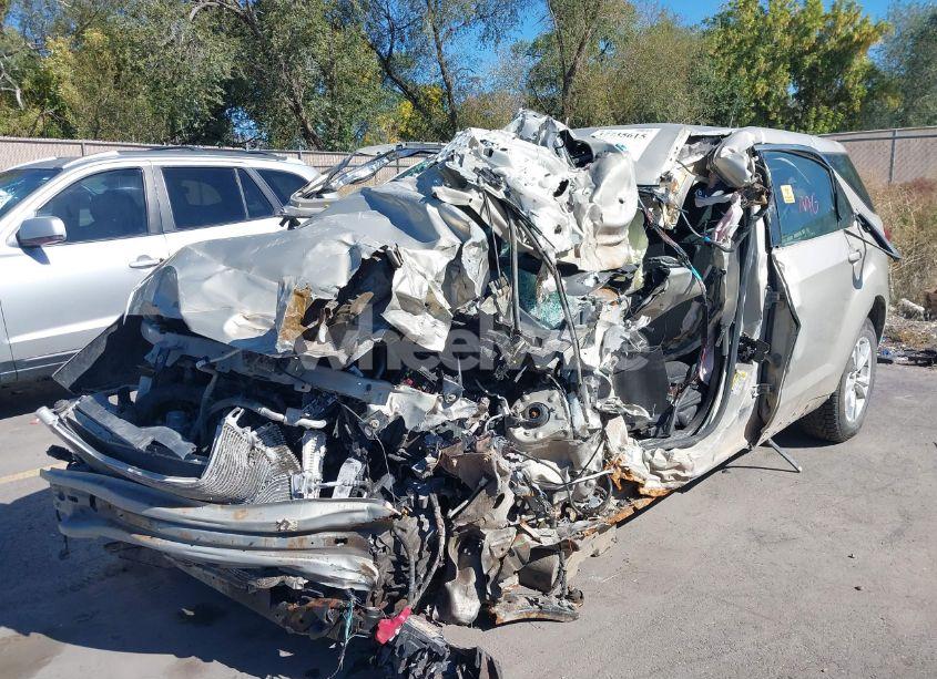 Photo 2 of 2011 Chevrolet Equinox LS (VIN 2CNFLCEC4B6316982)