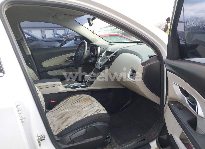 Photo 5 of 2011 Chevrolet Equinox LS (VIN 2CNFLCEC5B6332186)
