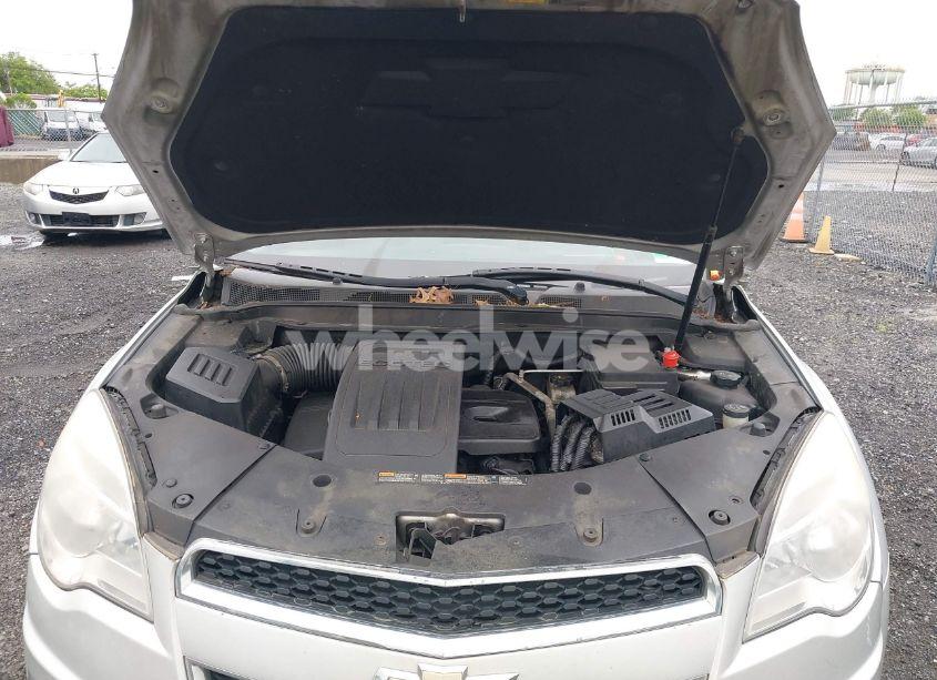 Photo 10 of 2011 Chevrolet Equinox LS (VIN 2CNFLCEC5B6367472)