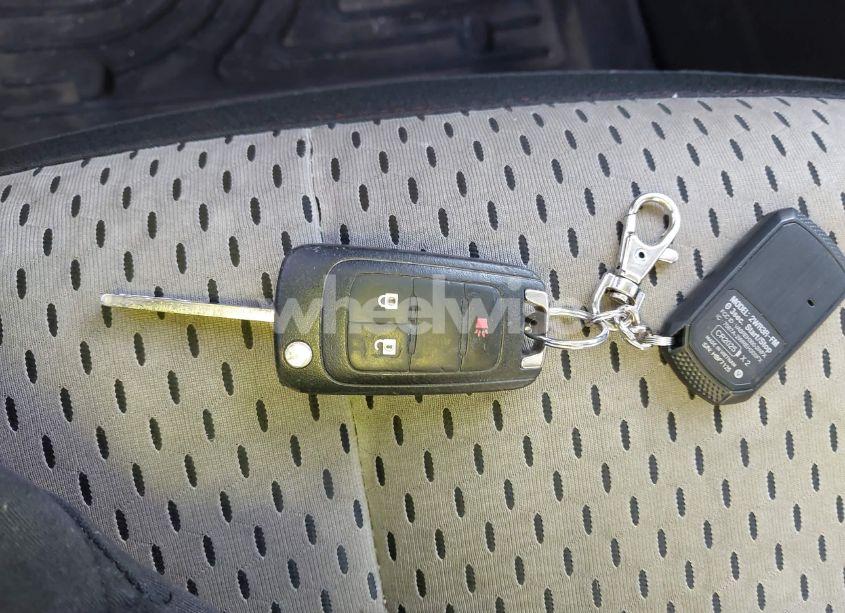 Photo 11 of 2011 Chevrolet Equinox LS (VIN 2CNFLCEC8B6321456)