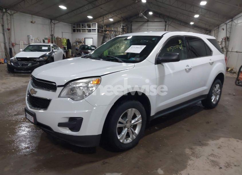 Photo 2 of 2011 Chevrolet Equinox LS (VIN 2CNFLCEC9B6306335)