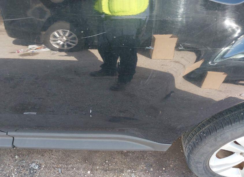 Photo 15 of 2011 Chevrolet Equinox LS (VIN 2CNFLCECXB6332250)