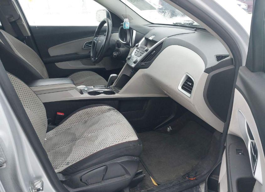 Photo 5 of 2010 Chevrolet Equinox LS (VIN 2CNFLCEW0A6379540)