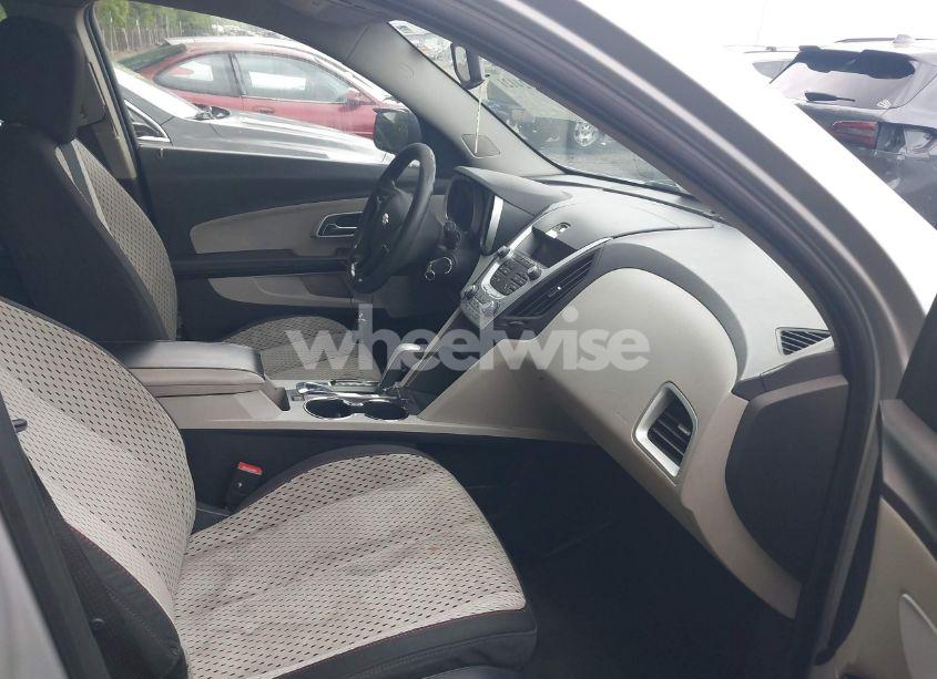 Photo 5 of 2010 Chevrolet Equinox LS (VIN 2CNFLCEW4A6347352)