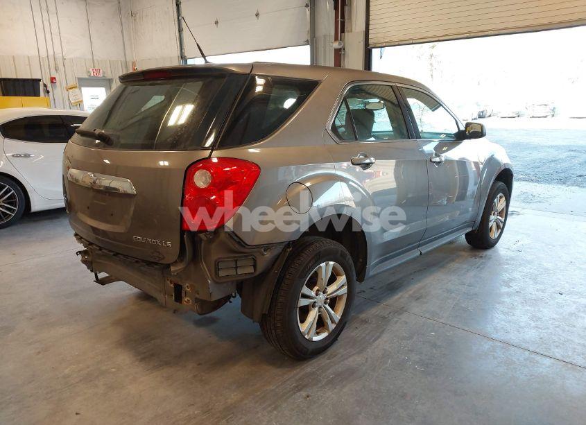 Photo 4 of 2010 Chevrolet Equinox LS (VIN 2CNFLCEW5A6254405)