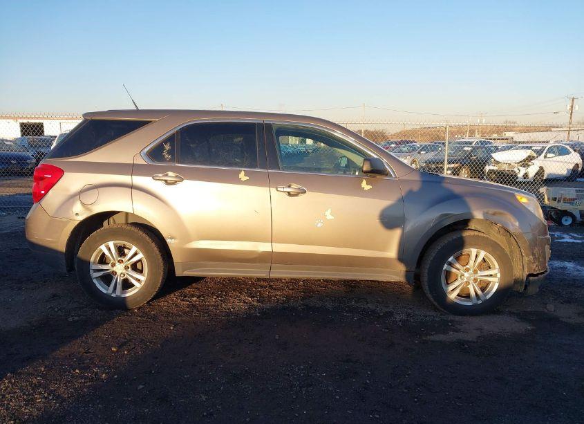 Photo 13 of 2010 Chevrolet Equinox LS (VIN 2CNFLCEWXA6372532)