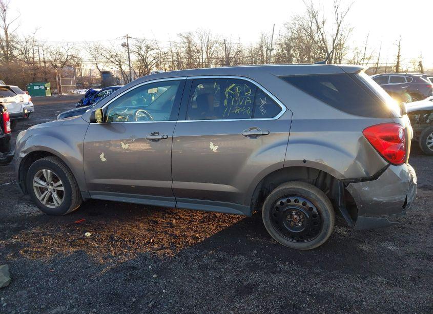 Photo 14 of 2010 Chevrolet Equinox LS (VIN 2CNFLCEWXA6372532)