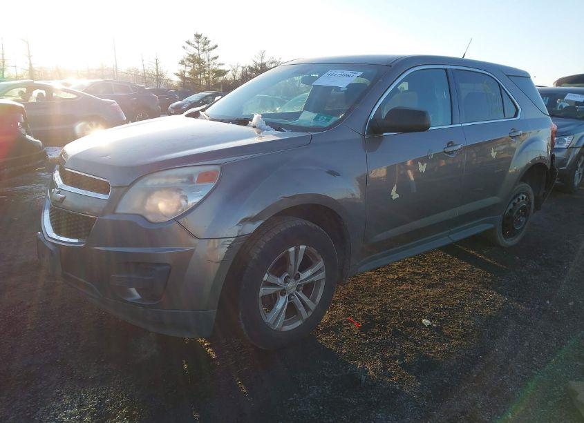 Photo 2 of 2010 Chevrolet Equinox LS (VIN 2CNFLCEWXA6372532)