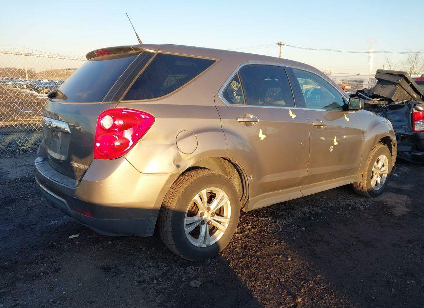 Photo 4 of 2010 Chevrolet Equinox LS (VIN 2CNFLCEWXA6372532)