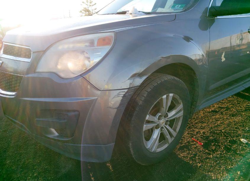 Photo 6 of 2010 Chevrolet Equinox LS (VIN 2CNFLCEWXA6372532)