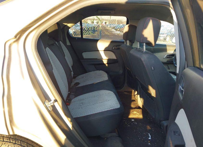 Photo 8 of 2010 Chevrolet Equinox LS (VIN 2CNFLCEWXA6372532)