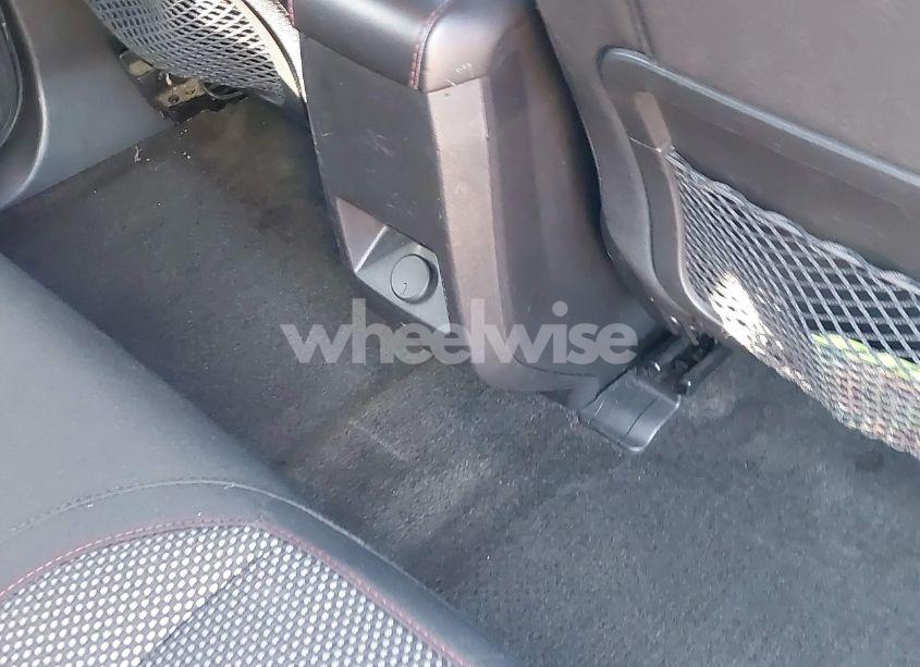 Photo 8 of 2011 Chevrolet Equinox 1LT (VIN 2CNFLEEC1B6370543)