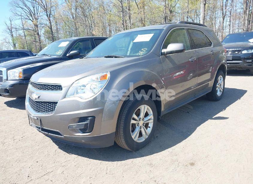 Photo 2 of 2010 Chevrolet Equinox LT (VIN 2CNFLEEW0A6244411)