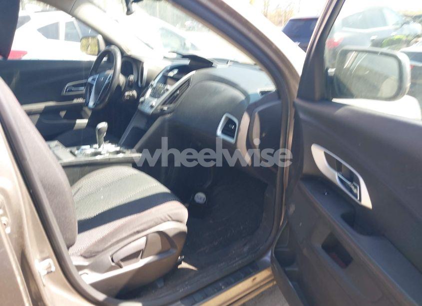 Photo 5 of 2010 Chevrolet Equinox LT (VIN 2CNFLEEW0A6244411)