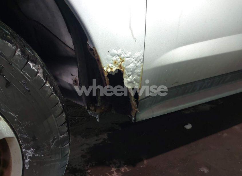 Photo 12 of 2010 Chevrolet Equinox LT (VIN 2CNFLEEW2A6301000)