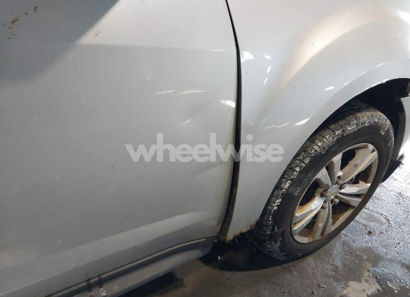 Photo 13 of 2010 Chevrolet Equinox LT (VIN 2CNFLEEW2A6301000)