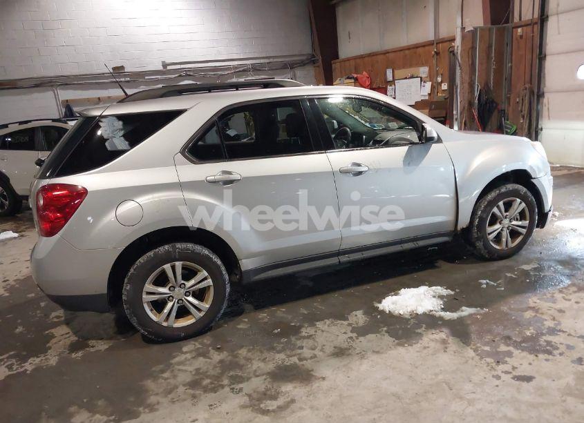 Photo 4 of 2010 Chevrolet Equinox LT (VIN 2CNFLEEW2A6301000)
