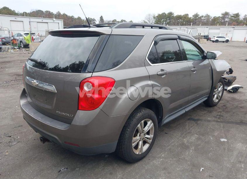 Photo 4 of 2010 Chevrolet Equinox LT (VIN 2CNFLEEWXA6310933)