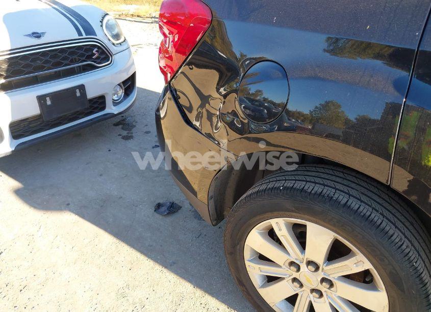 Photo 6 of 2010 Chevrolet Equinox LTZ (VIN 2CNFLGEY0A6352721)