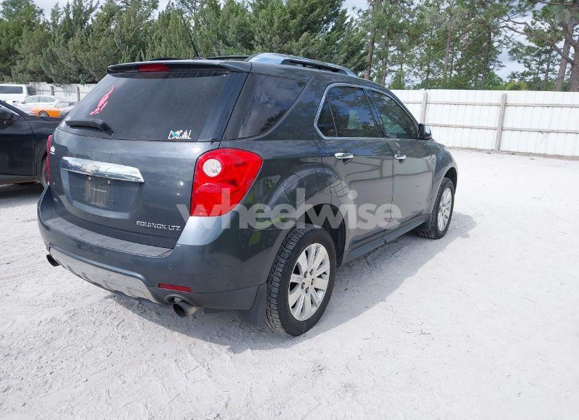 Photo 4 of 2010 Chevrolet Equinox LTZ (VIN 2CNFLGEY2A6352820)