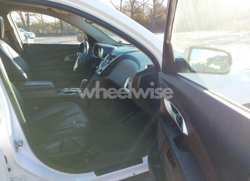 Photo 5 of 2010 Chevrolet Equinox LT (VIN 2CNFLNEW0A6382370)