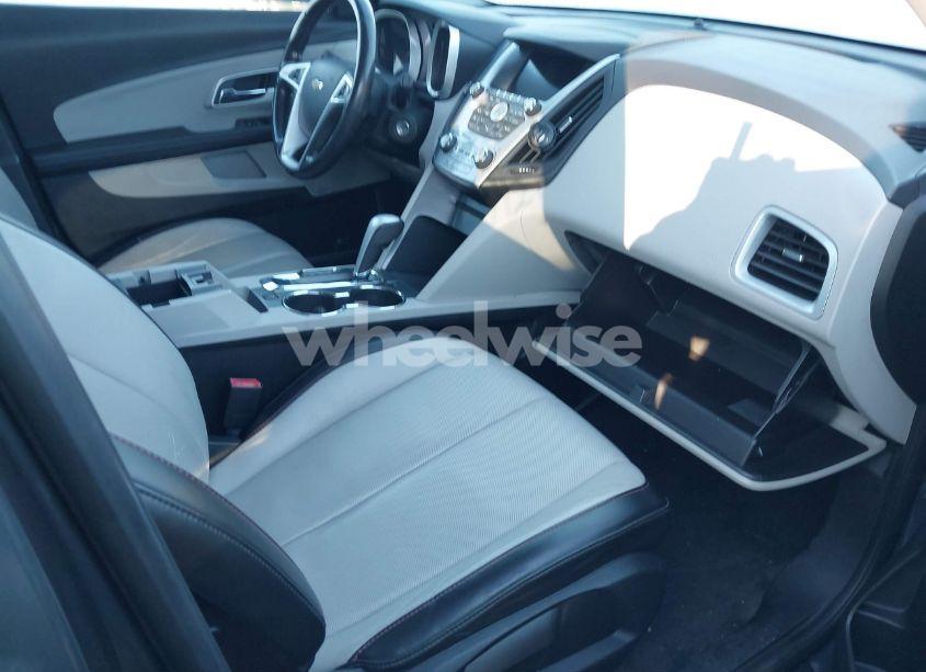 Photo 5 of 2010 Chevrolet Equinox LT (VIN 2CNFLNEW8A6402428)