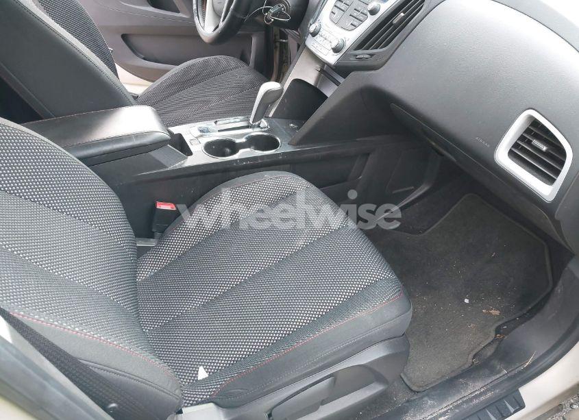 Photo 5 of 2010 Chevrolet Equinox LT (VIN 2CNFLNEY1A6329260)