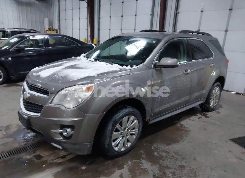 Photo 2 of 2010 Chevrolet Equinox LT (VIN 2CNFLNEYXA6212387)