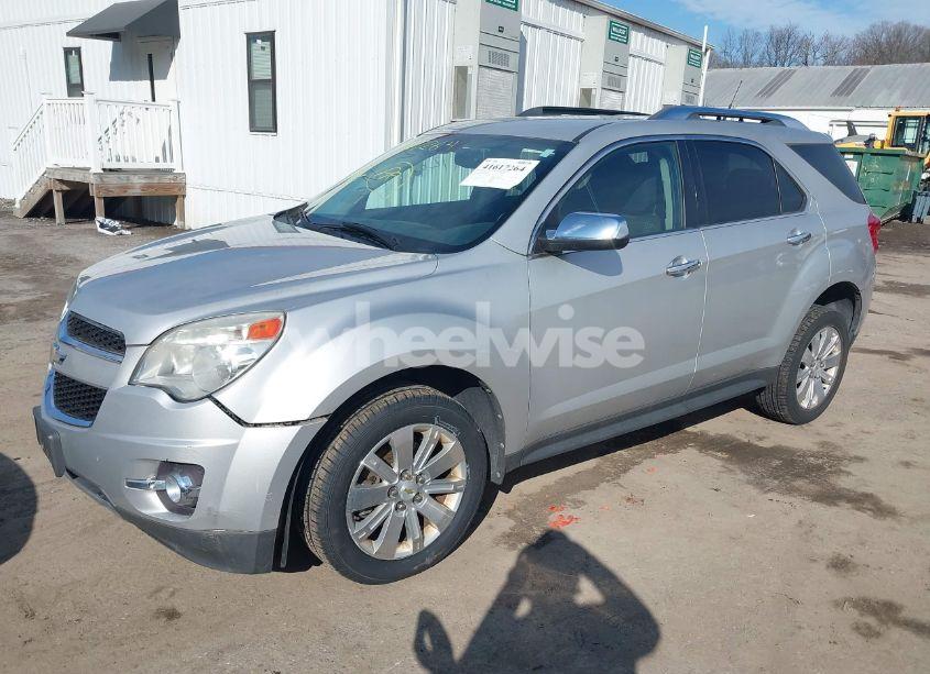 Photo 2 of 2010 Chevrolet Equinox LT (VIN 2CNFLNEYXA6320279)