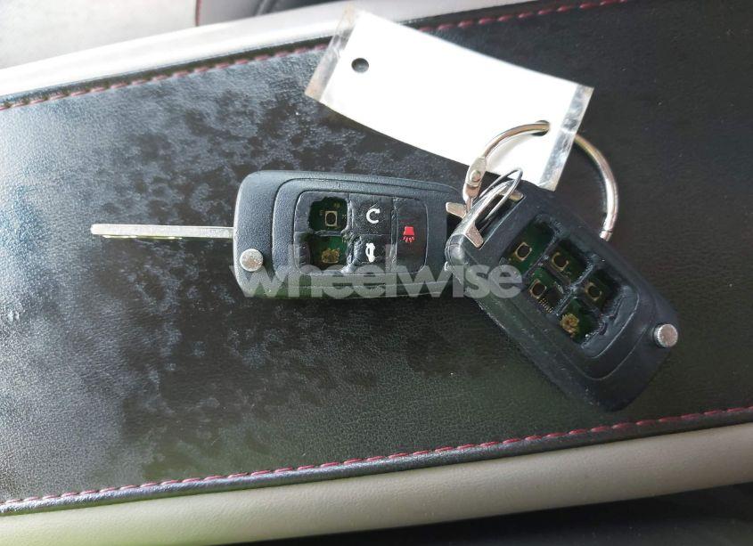 Photo 11 of 2011 Chevrolet Equinox 2LT (VIN 2CNFLPE51B6438210)