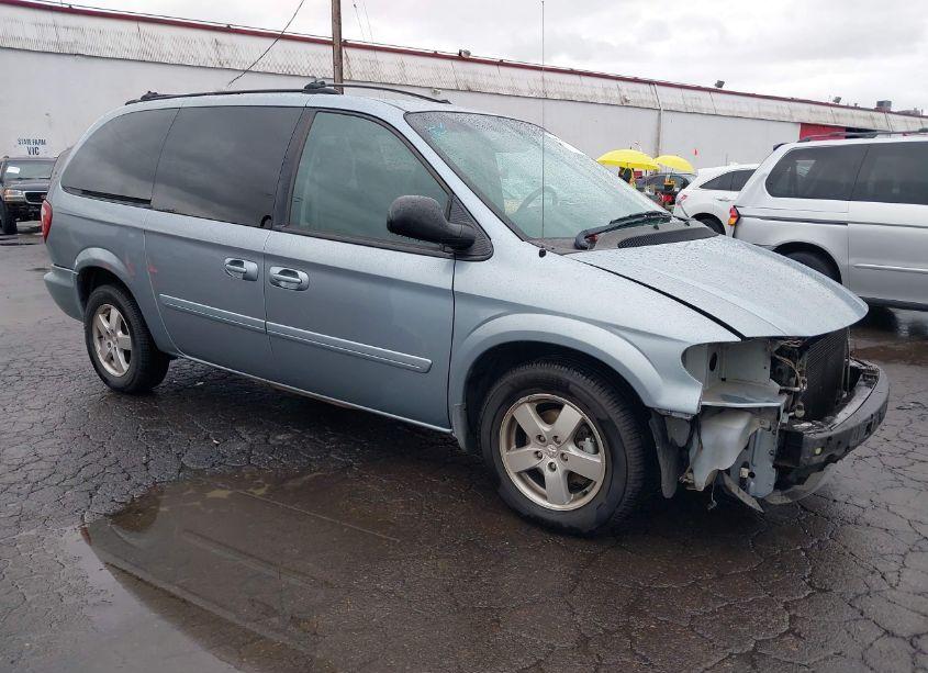 2005 Dodge Grand CARAVAN SXT (VIN 2D4GP44L05R404261) main photo