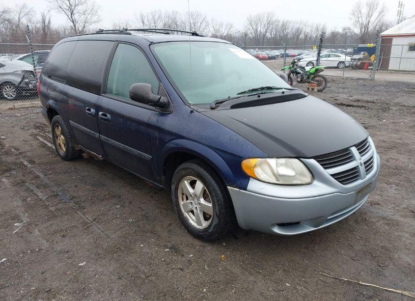 2005 Dodge Grand CARAVAN SXT (VIN 2D4GP44L15R477090) main photo