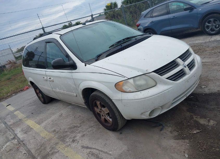 2005 Dodge Grand CARAVAN SXT (VIN 2D4GP44L25R462016) main photo