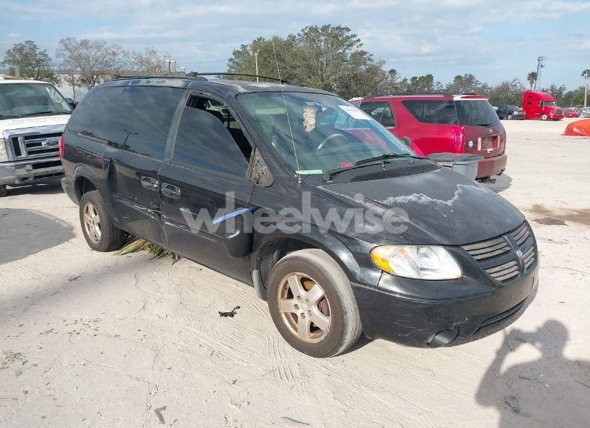 2005 Dodge Grand CARAVAN SXT (VIN 2D4GP44L35R132868) main photo