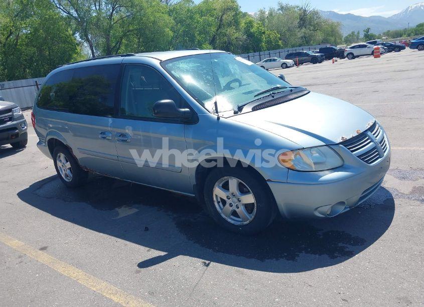2005 Dodge Grand CARAVAN SXT (VIN 2D4GP44L35R220660) main photo