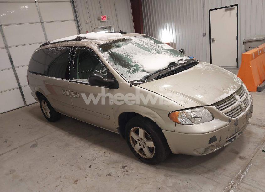 2005 Dodge Grand CARAVAN SXT (VIN 2D4GP44L35R480962) main photo